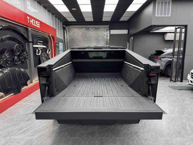 2024 Tesla Cybertruck