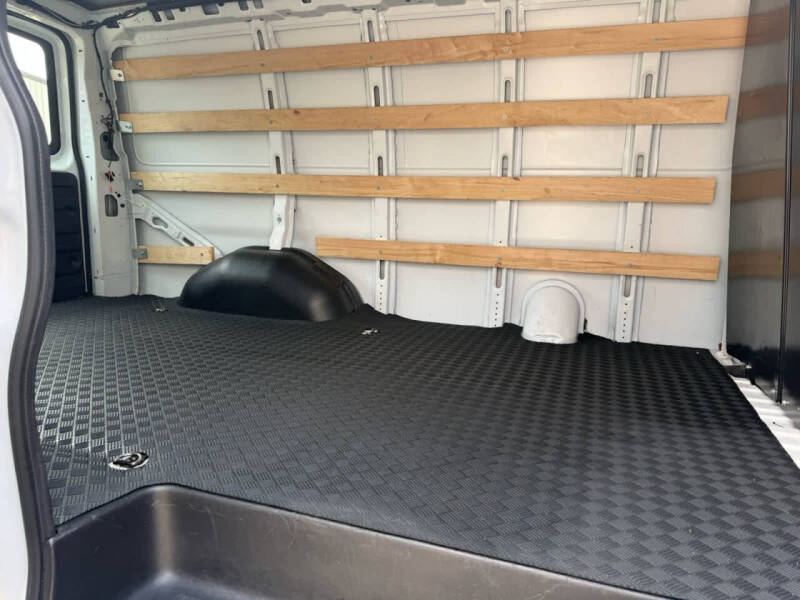 2024 GMC Savana 2500