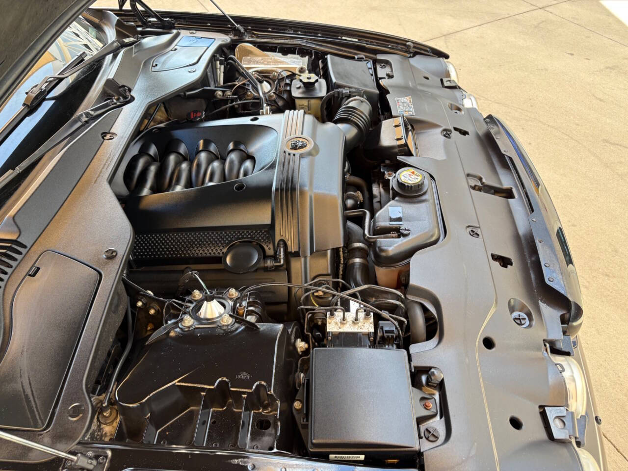 2008 Jaguar XJ-Series 37