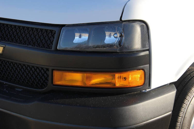 2025 Chevrolet Express 3500