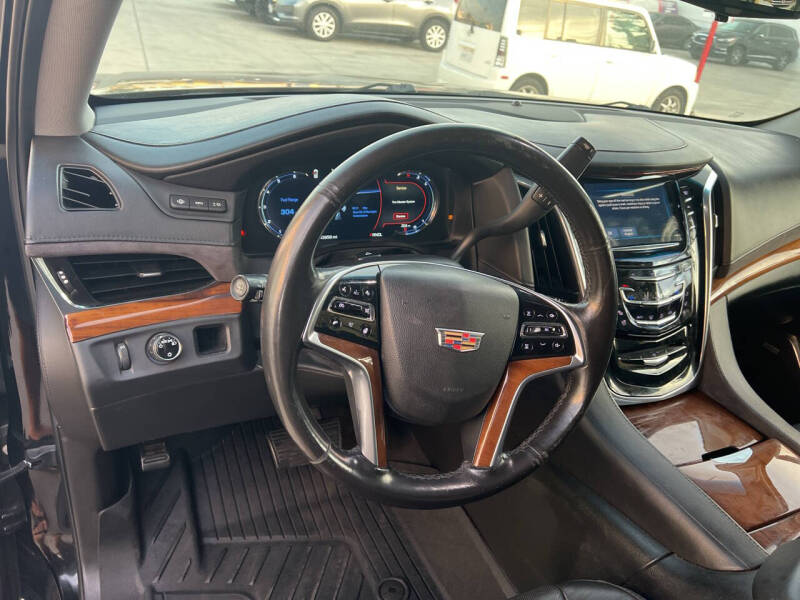 2017 Cadillac Escalade ESV Luxury