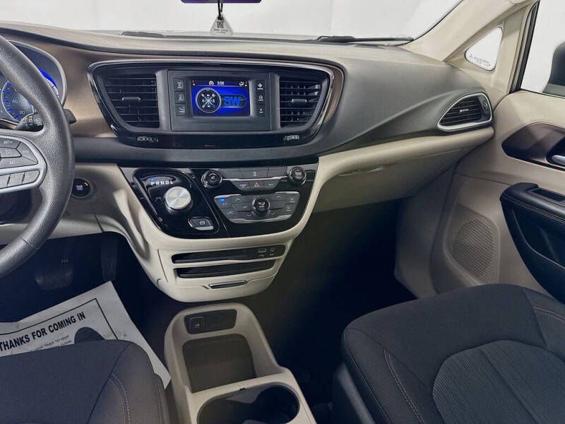 2017 Chrysler Pacifica LX