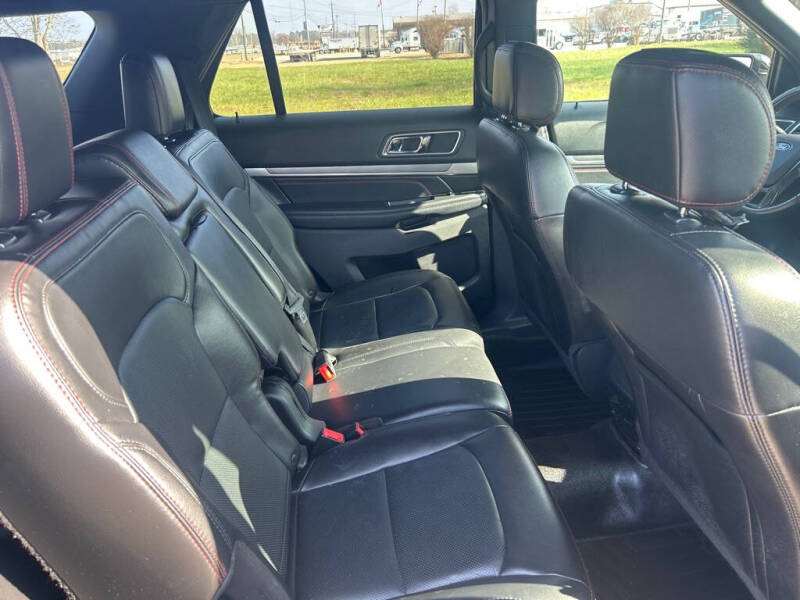 2017 Ford Explorer Sport