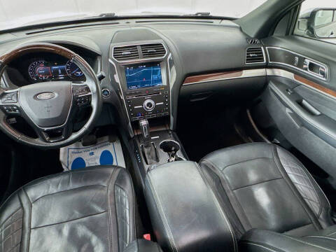2017 Ford Explorer Platinum