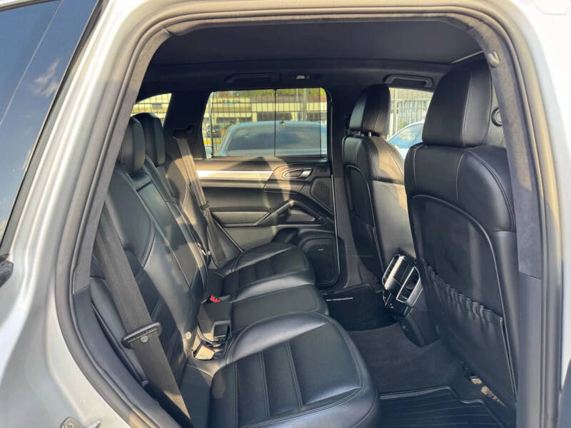 2012 Porsche Cayenne Turbo