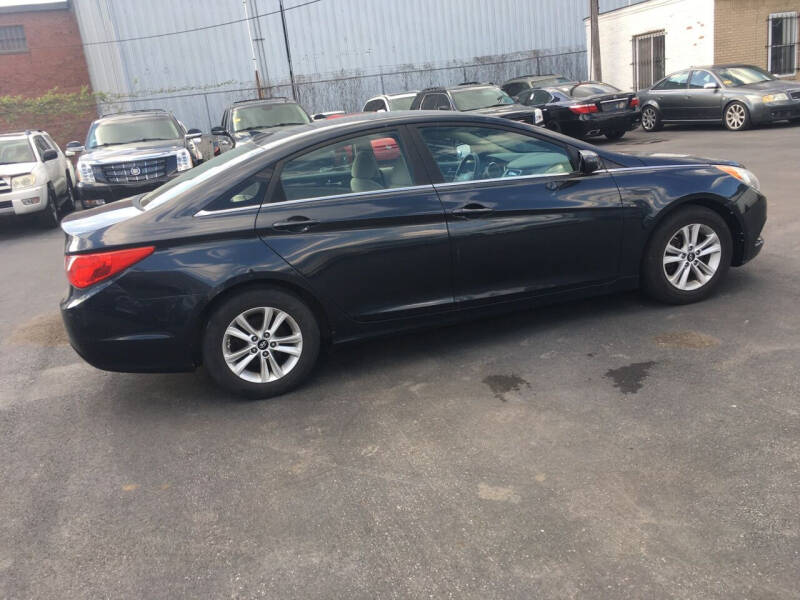 2013 Hyundai Sonata GLS photo 21