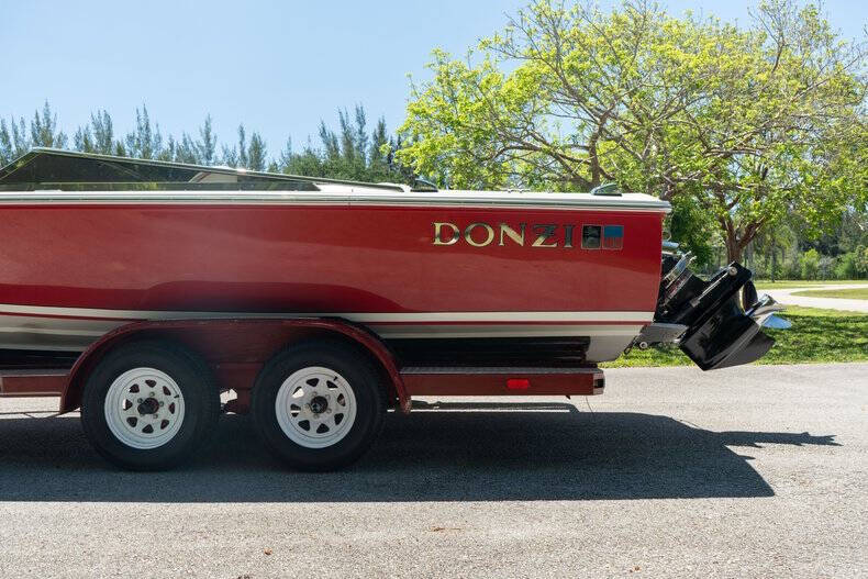 1994 Donzi Marine Classic 22