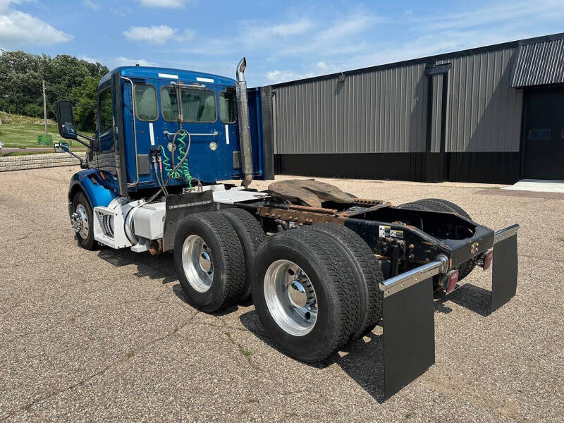 2017 Peterbilt 579