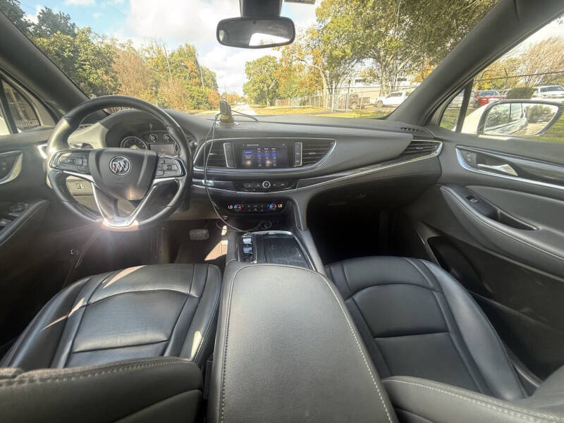 2022 Buick Enclave Essence