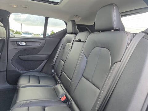 2026 Volvo XC40 B5 Plus