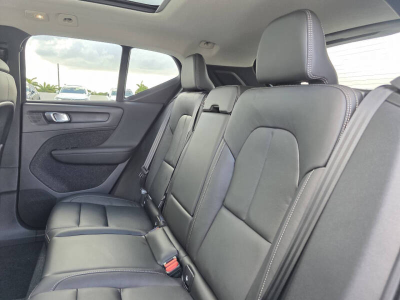 2026 Volvo XC40 B5 Plus