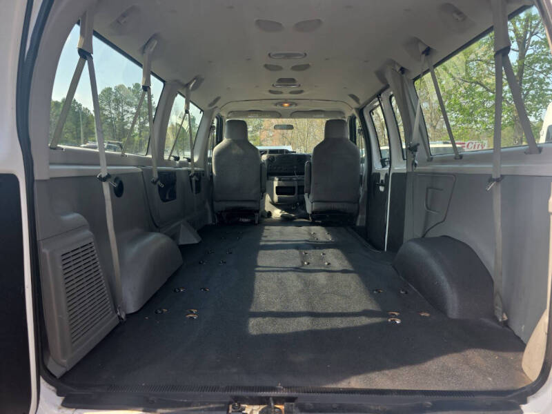 2011 Ford E-Series E-350 SD XL