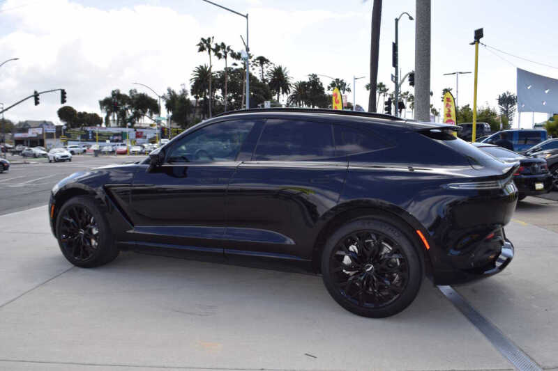 2021 Aston Martin DBX