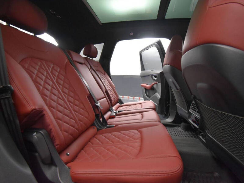 2024 Audi SQ7 4.0T quattro Premium Plus