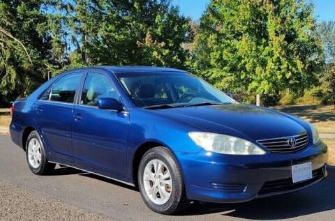 2005 Toyota Camry for sale at CLEAR CHOICE AUTOMOTIVE in Milwaukie OR