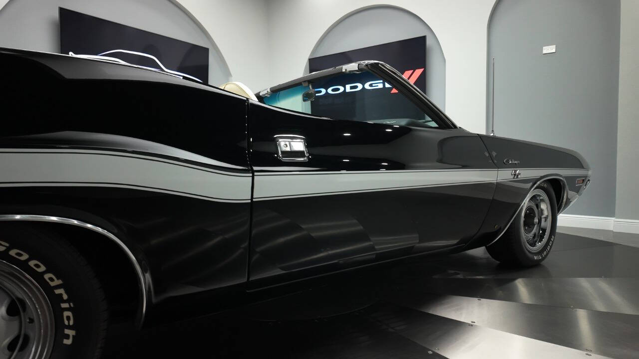 1970 Dodge Challenger 32