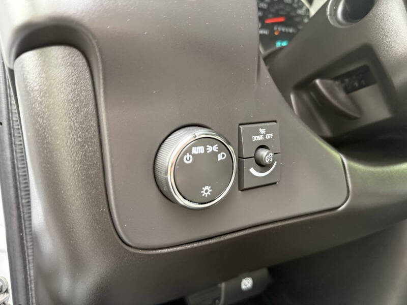 2025 Chevrolet Express 2500