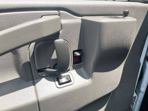 2025 Chevrolet Express 2500