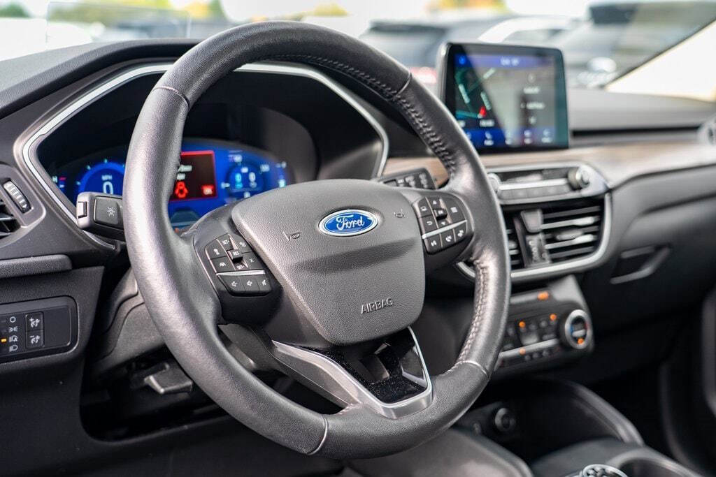 2020 Ford Escape Hybrid for sale at Auto Destination in Puyallup, WA