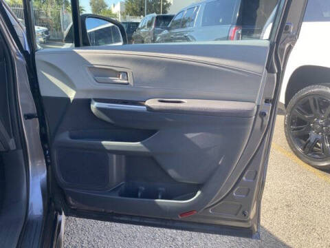 2022 Toyota Sienna LE 8-Passenger