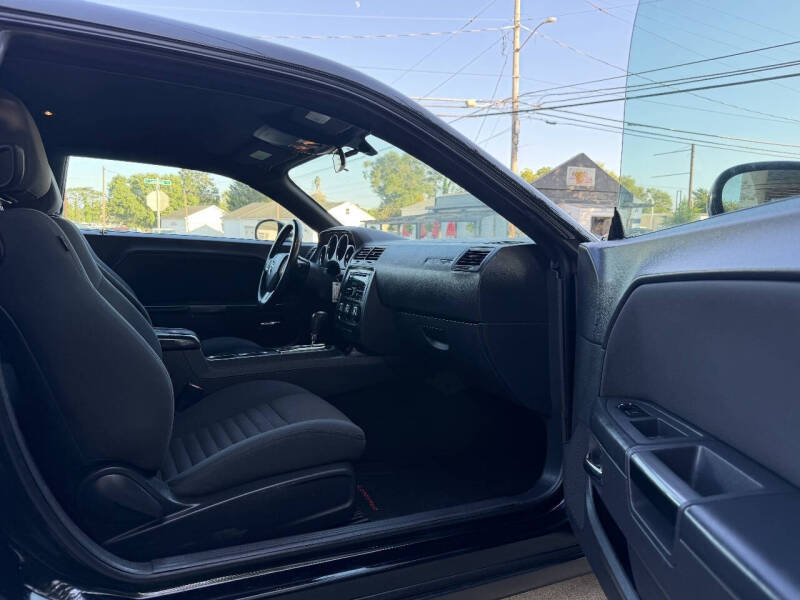 2013 Dodge Challenger SXT