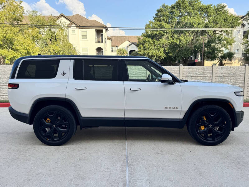 2022 Rivian R1S Launch Edition