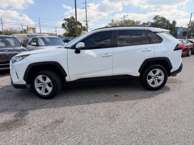 2020 Toyota RAV4 XLE