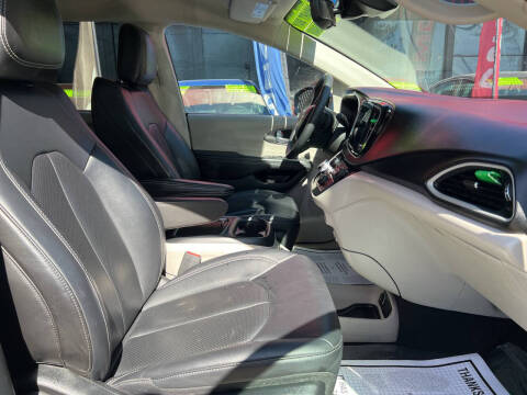2024 Chrysler Pacifica Touring L