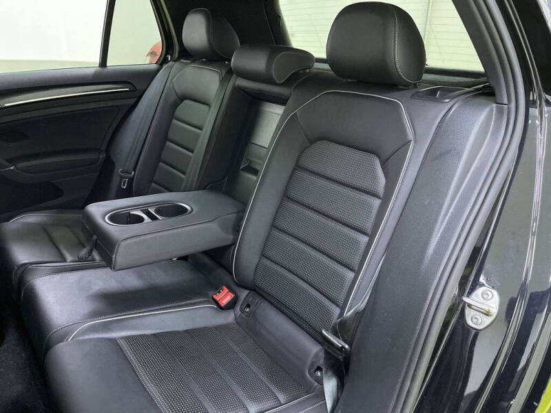 2019 Volkswagen Golf R 4Motion