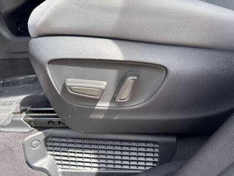2025 Toyota Sienna LE 8-Passenger