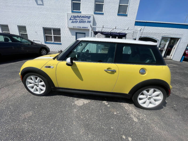 2004 MINI Cooper for sale at Lightning Auto Sales in Springfield IL