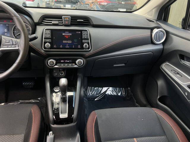 2022 Nissan Versa SR