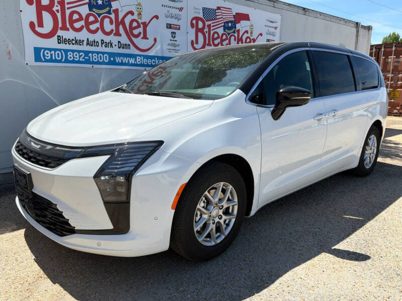 2027 Chrysler Pacifica Select