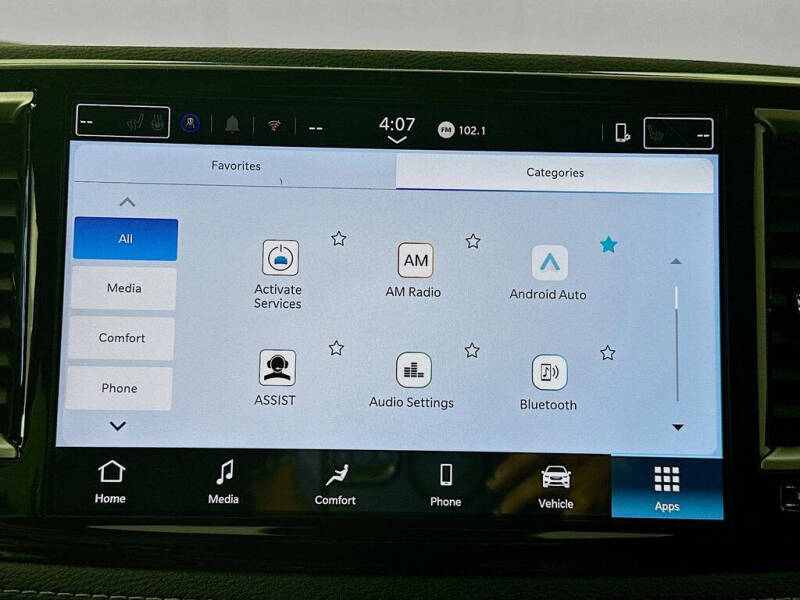 2027 Chrysler Pacifica Select