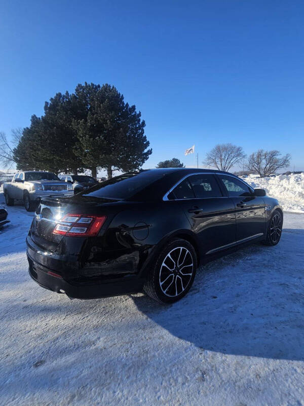 2018 Ford Taurus SEL