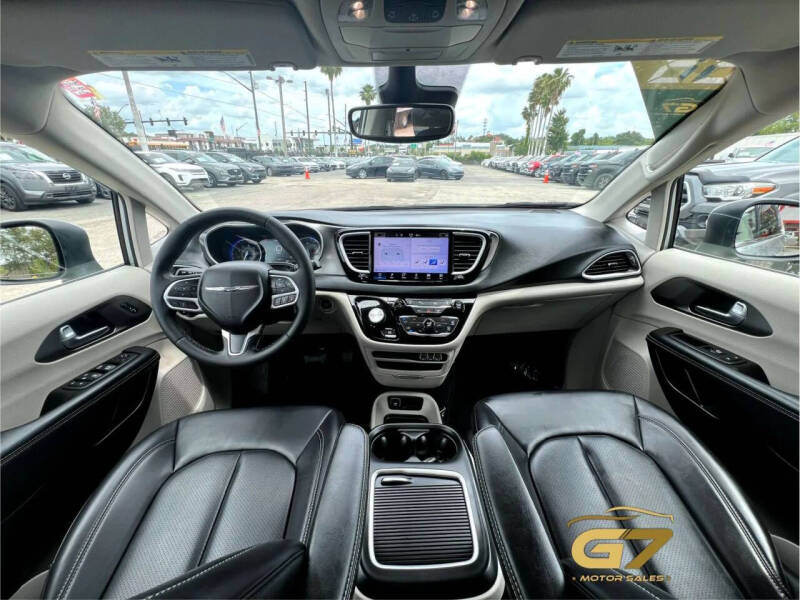 2023 Chrysler Pacifica Touring L