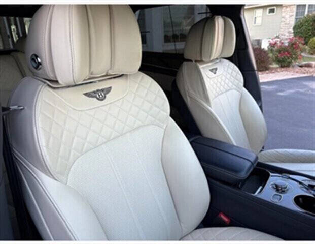 2018 Bentley Bentayga 15