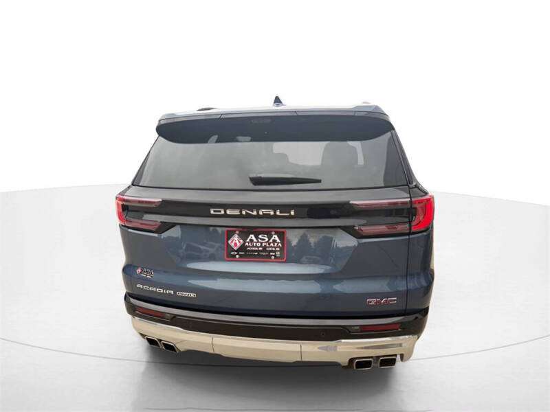 2025 GMC Acadia Denali