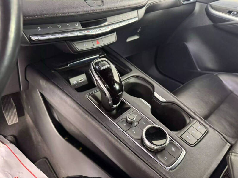 2021 Cadillac XT4 Premium Luxury