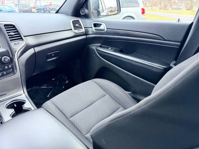 2019 Jeep Grand Cherokee Laredo