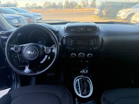 2015 Kia Soul +