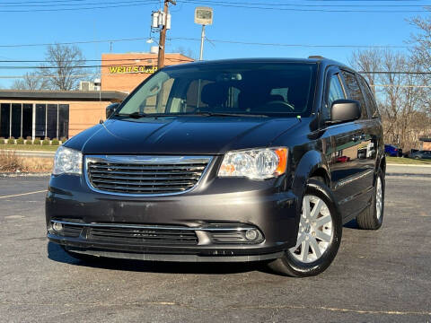 2015 Chrysler Town and Country for sale at MAGIC AUTO SALES in Little Ferry NJ