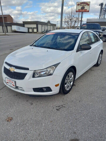 2013 Chevrolet Cruze for sale at El Rancho Auto Sales in Des Moines IA