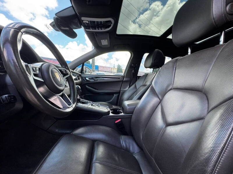 2017 Porsche Macan