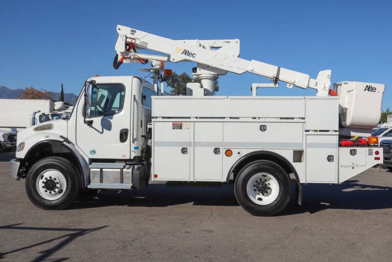 2016 Freightliner M2 106