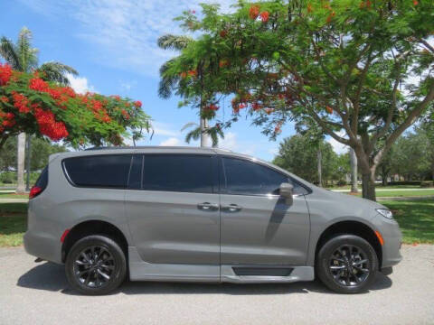 2021 Chrysler Pacifica Touring