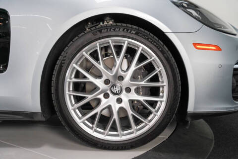 2022 Porsche Panamera Platinum Edition