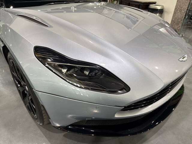 2019 Aston Martin DB11 V8