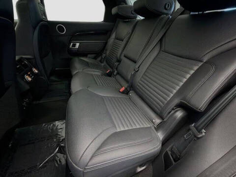 2024 Land Rover Discovery P300 S