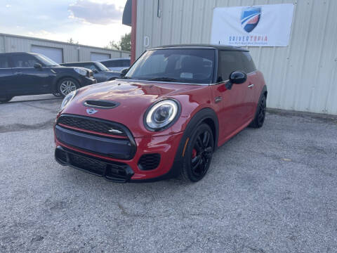 2017 MINI Hardtop 2 Door for sale at Drivertopia in Midlothian TX